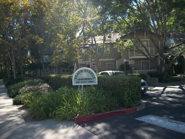 Building Photo - Peach Street
