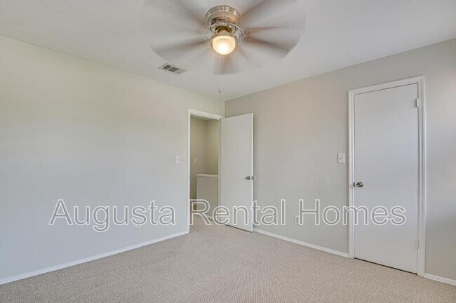 Building Photo - 169-A Petersburg Circle