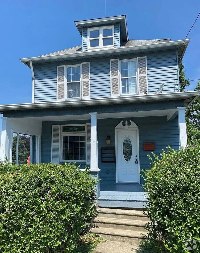 Building Photo - 3 bedroom home in Mckeesport