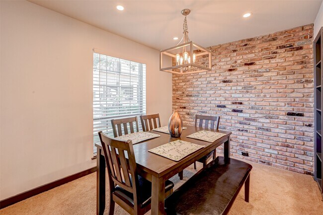 Building Photo - 5863 Inwood Dr