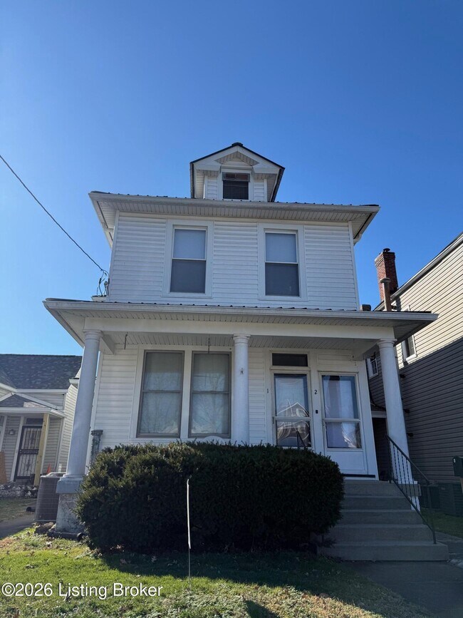 Building Photo - 1002 Charles St