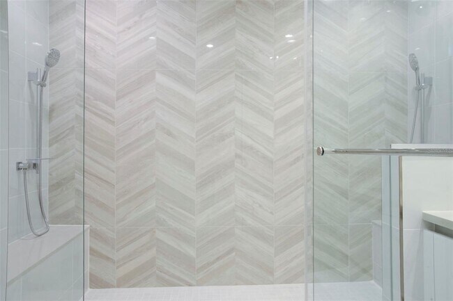 Building Photo - 400 Central Ave