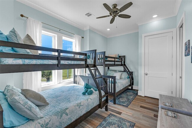 Building Photo - 312 Seagrass