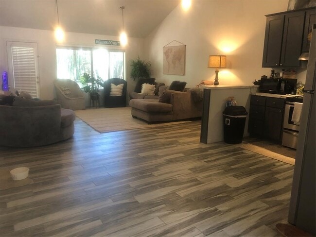 Building Photo - 2904 Old Houston Rd