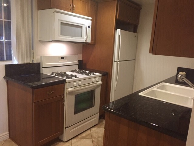 Building Photo - 201 Moonstone St