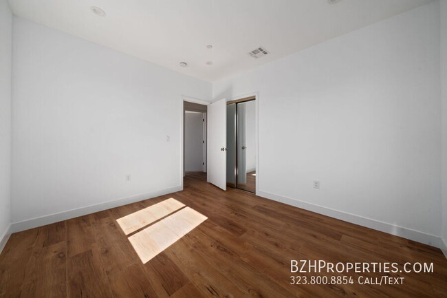 Building Photo - 6338 Beck Ave
