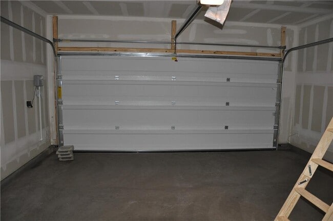 Building Photo - 6521 Loretta White Ln