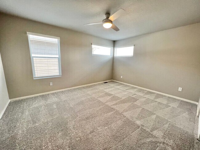 Building Photo - Beautiful 3 Bed 2.5 Bath House in Timnath!