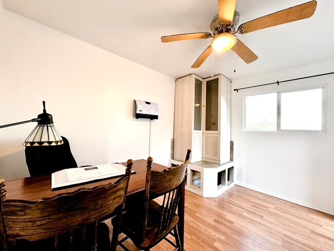 Building Photo - 16060 39th Ave