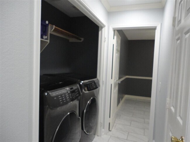 Building Photo - 4803 Russet Trail Ct