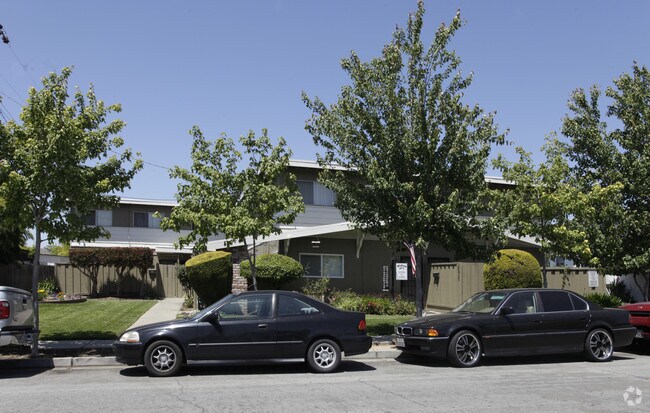 Building Photo - Garden Park Apts