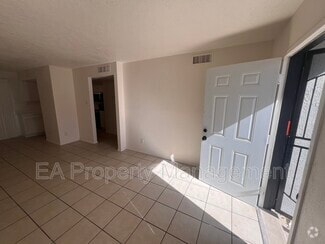 Building Photo - 1005 Dickerson Dr SE