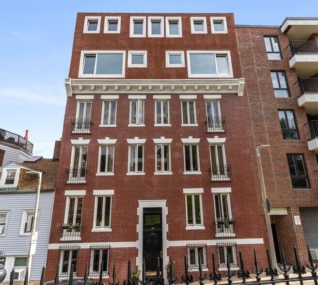 Building Photo - 103 Charter St