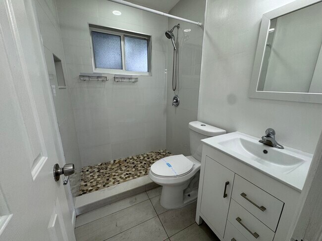 Building Photo - 1235 Beach Rd