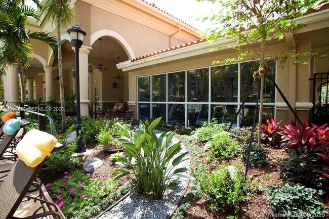 Building Photo - 160 SW 117th Terrace