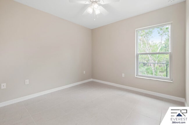 Building Photo - 16 Squanto Pl