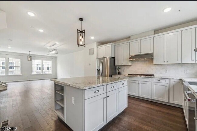 Building Photo - 4 Braeburn Ct