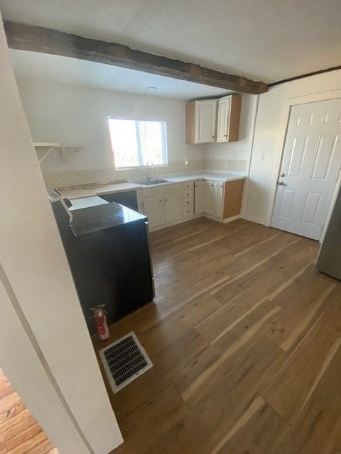 Building Photo - Spacious 2BR in Auburn with Off-Street Parking | $1,850 | April 1
