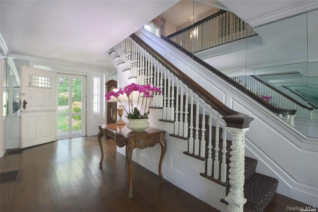 Building Photo - 435 Bryant Ave