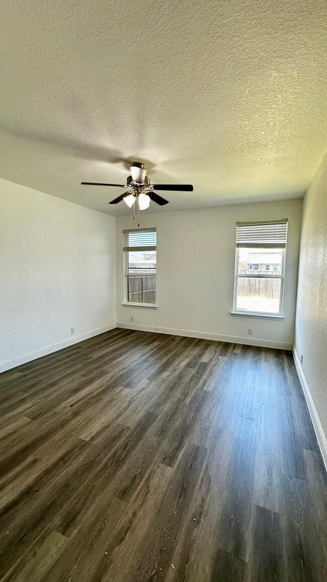 Building Photo - 8907 Palomino Pony