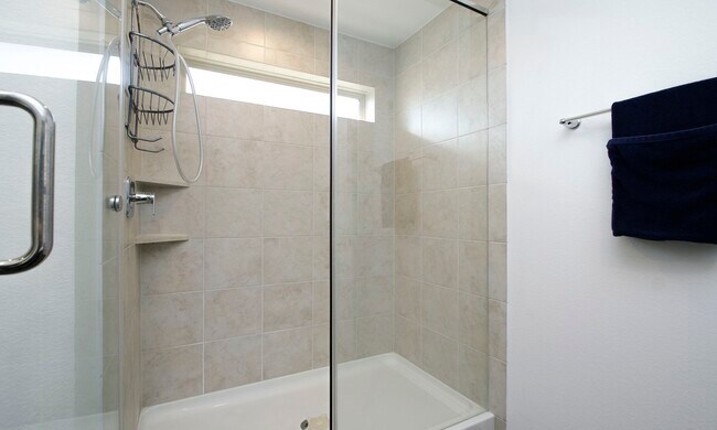 Building Photo - 9905 Gln Brk Ln