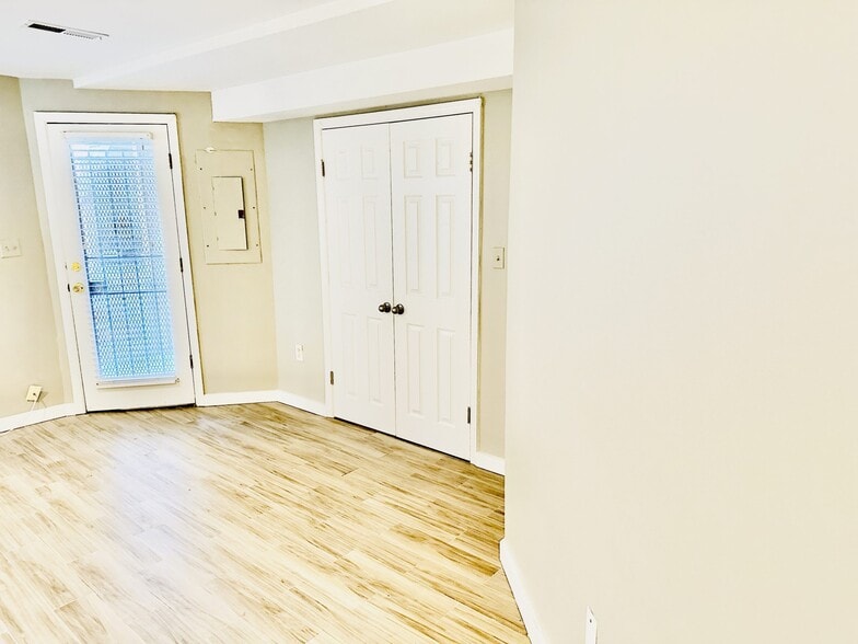 Building Photo - 2006 15th St NW