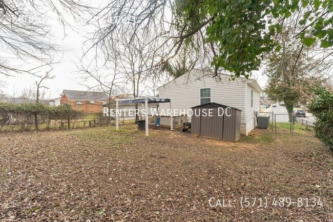 Building Photo - 5800 L St