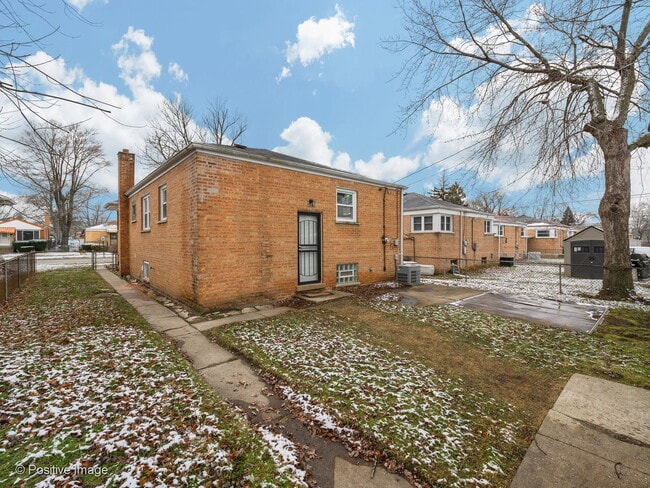 Building Photo - 14341 Dobson Ave
