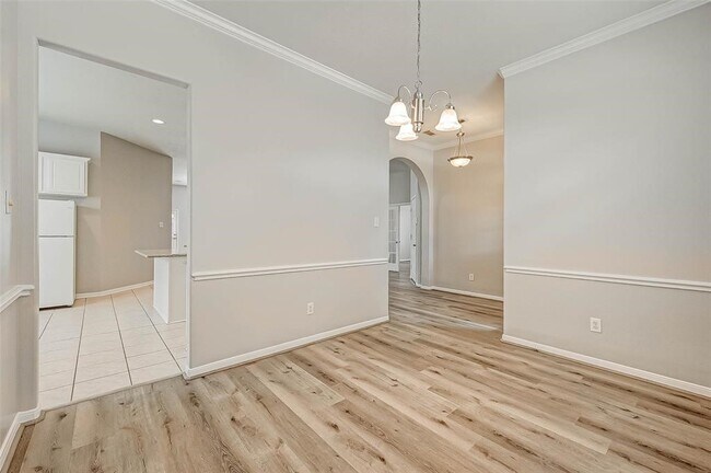 Building Photo - 23767 River Pl Dr