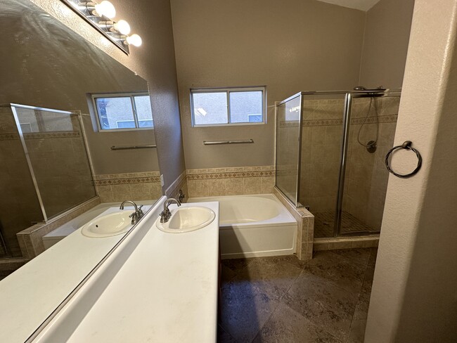 Master Bath - 7200 W Yarbough Dr