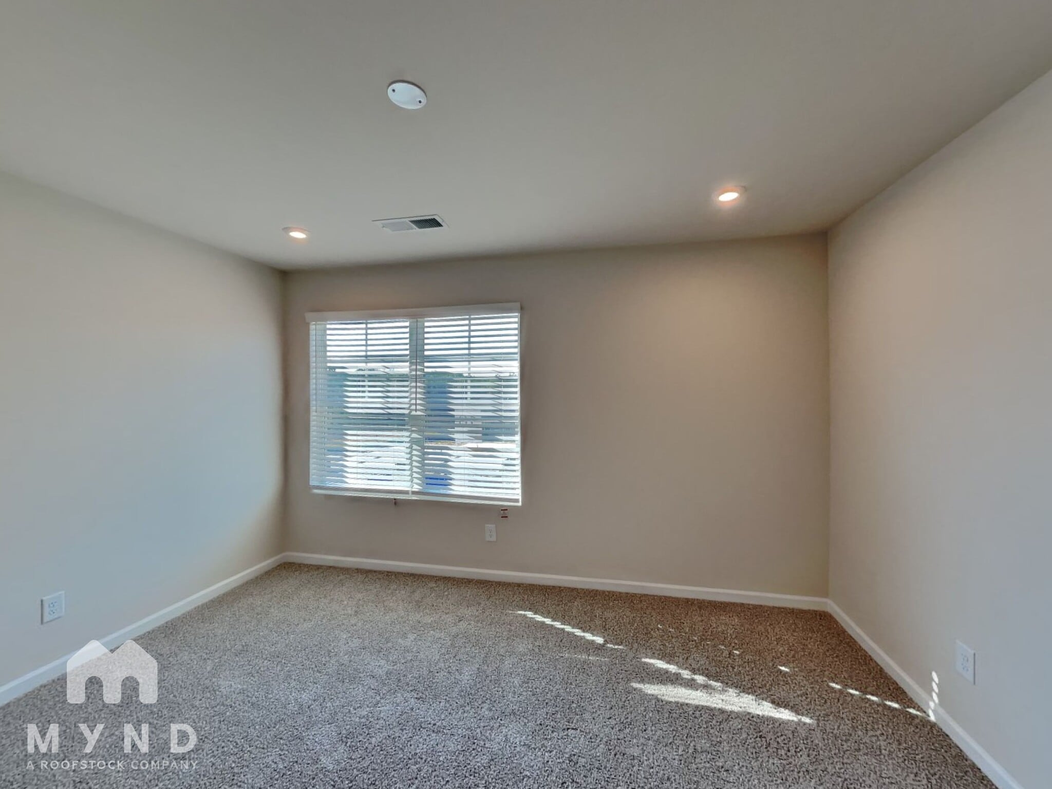 Building Photo - 1187 Park Center Cir