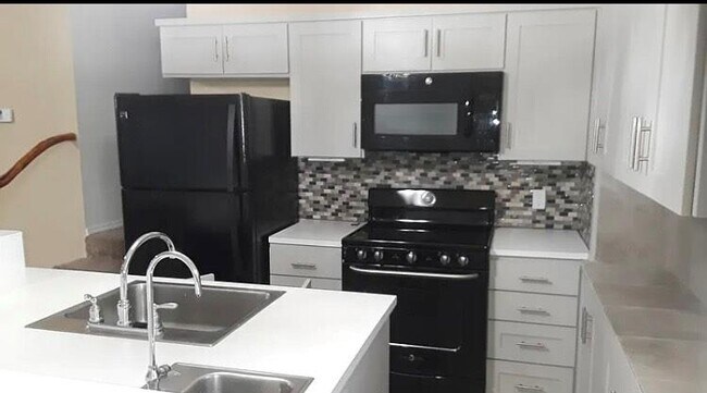 Building Photo - 5916 Lago Vista Way