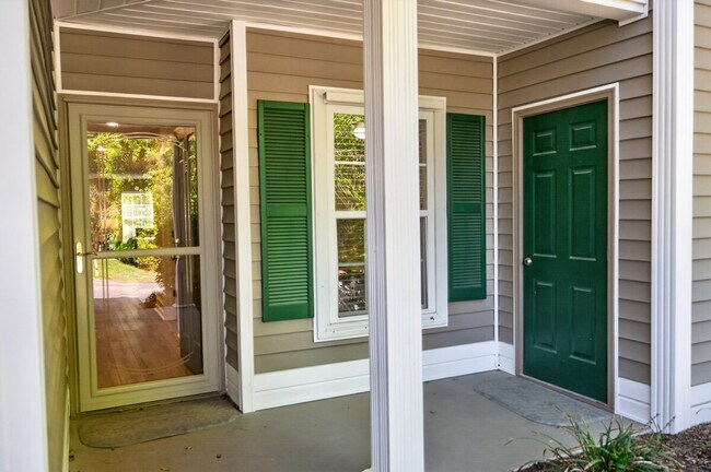 Building Photo - 641 Blue Stem Dr