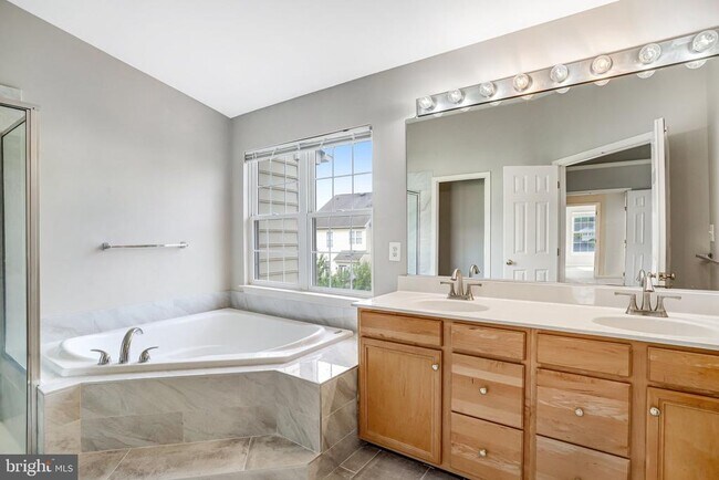 Building Photo - 22616 Welborne Manor Square
