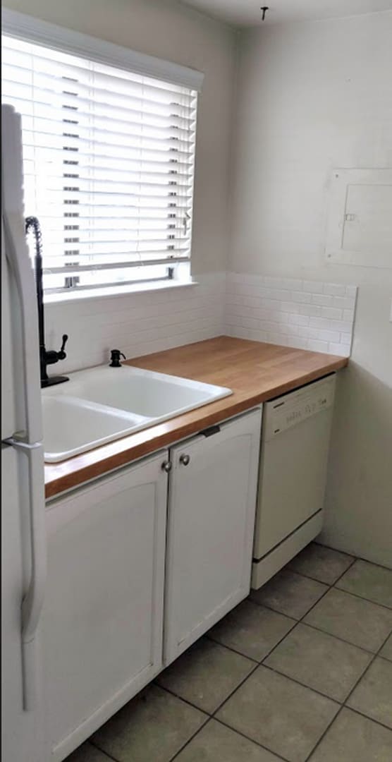 Building Photo - Town Home in South Davis!