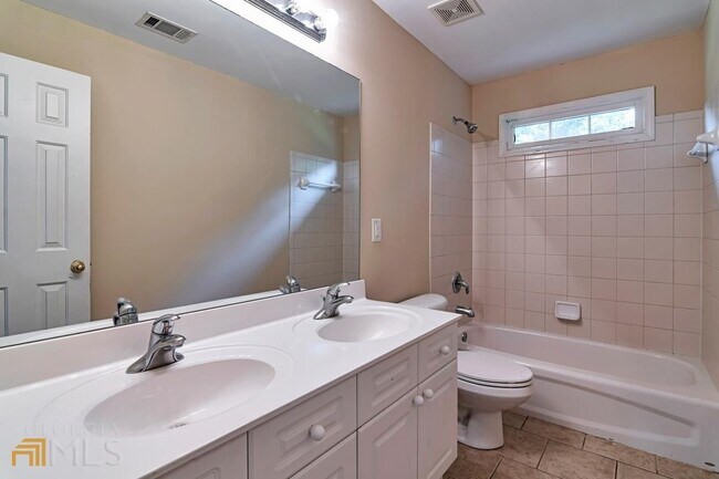 Building Photo - 12473 Huntington Trace Ln