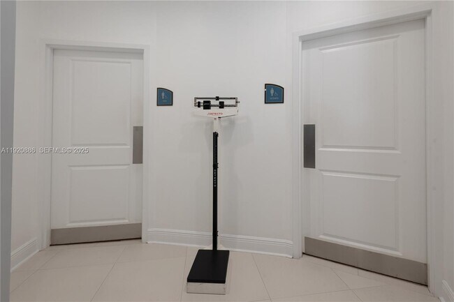 Building Photo - 1250 S Miami Ave