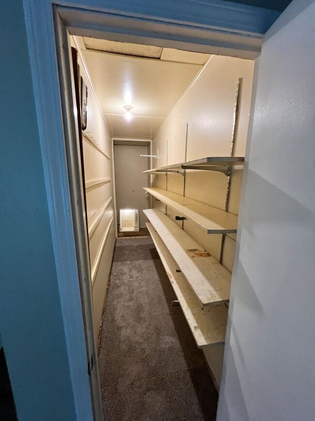 Building Photo - 7601 Ruskin Way