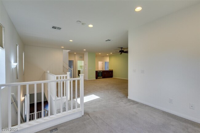 Building Photo - 10465 Saddle Mountain St