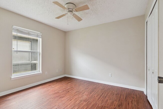 Building Photo - 13831 Guildhall Cir