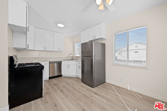 Building Photo - 11825 Iowa Ave