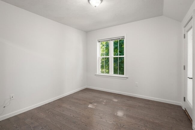 Building Photo - 599 Broadway