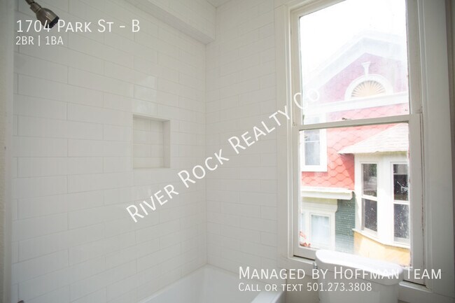Building Photo - 1704 S Park St