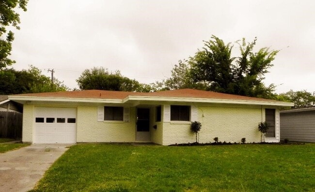 Primary Photo - 2118 17th Ave N