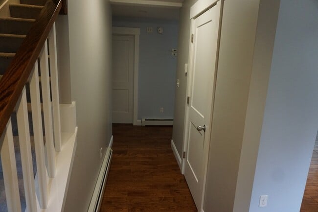 Building Photo - 18 Lilac Ln