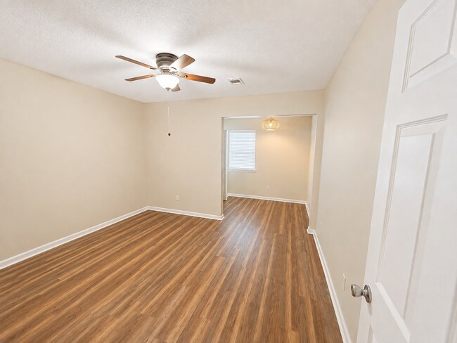 Building Photo - 443 Bills Ave