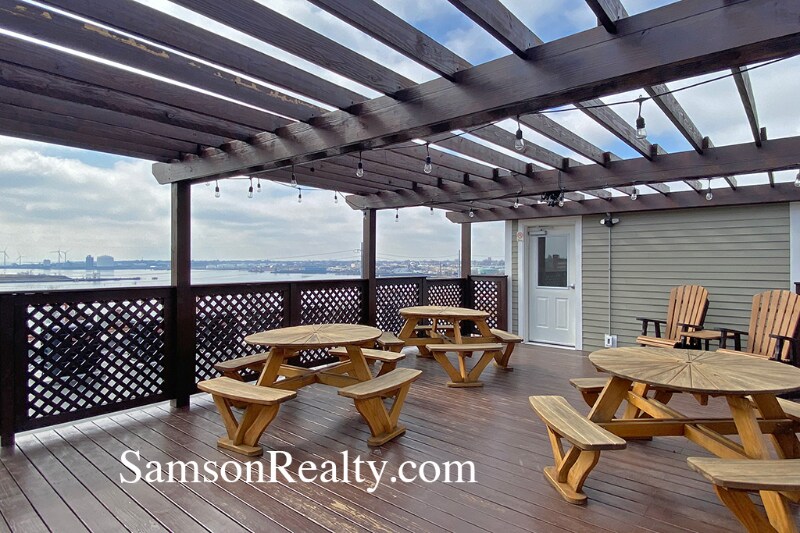 Building Photo - 387 Wickenden St