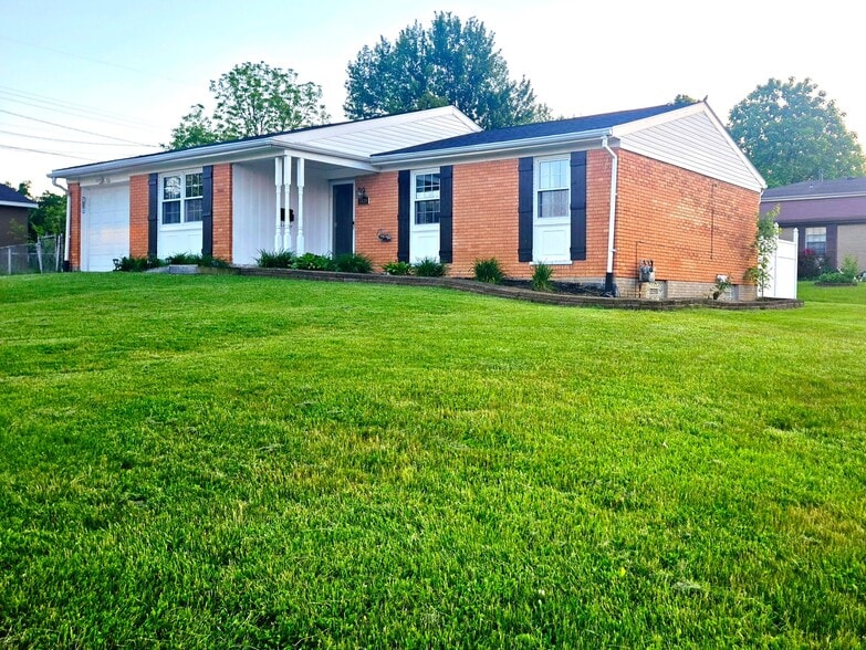 Building Photo - 11839 Hamlet Rd