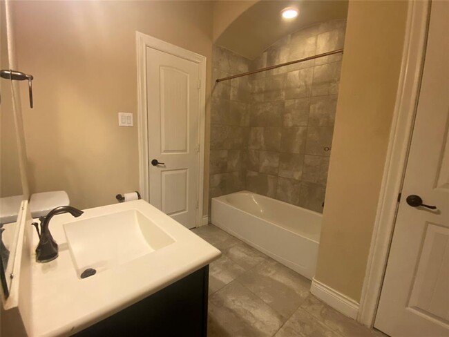 Building Photo - 23302 Preserve Bend Cir