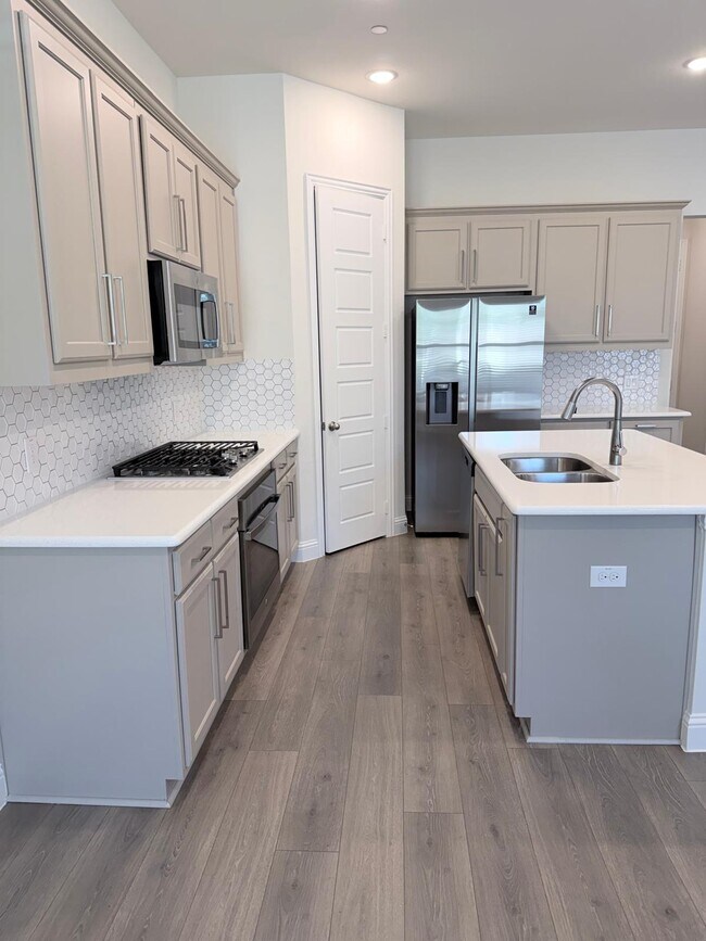 Building Photo - 4717 Piedras Lanzar Dr